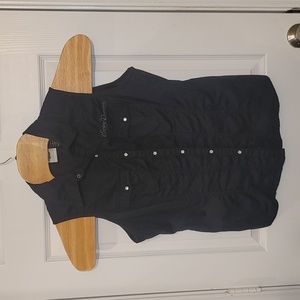 Harley Davidson Women's large Black Button up sleeveless shirt.